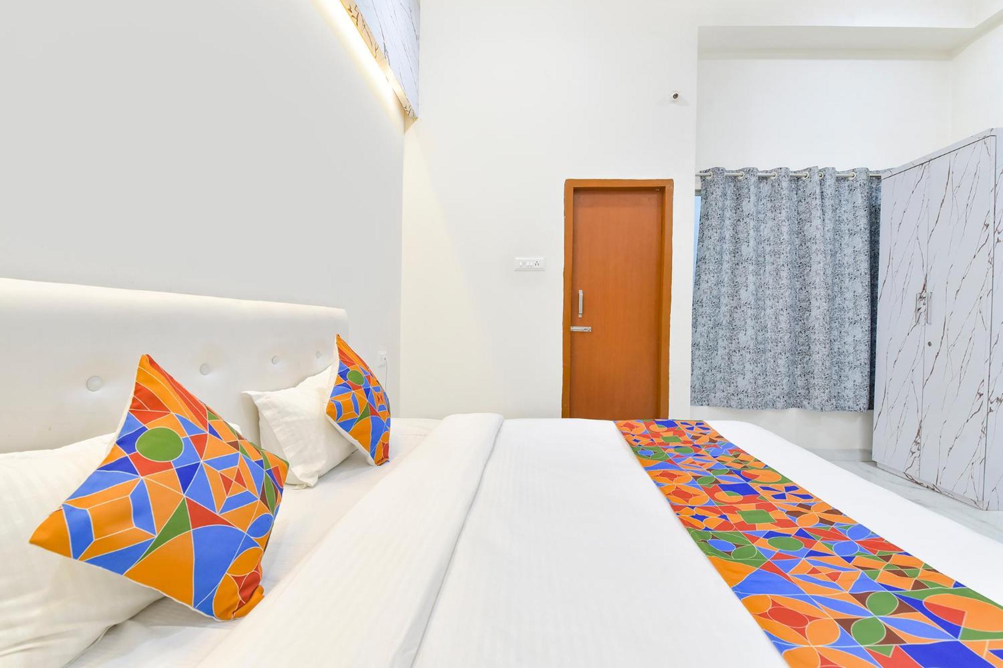 אינדורה Fabhotel Grand Embassy מראה חיצוני תמונה