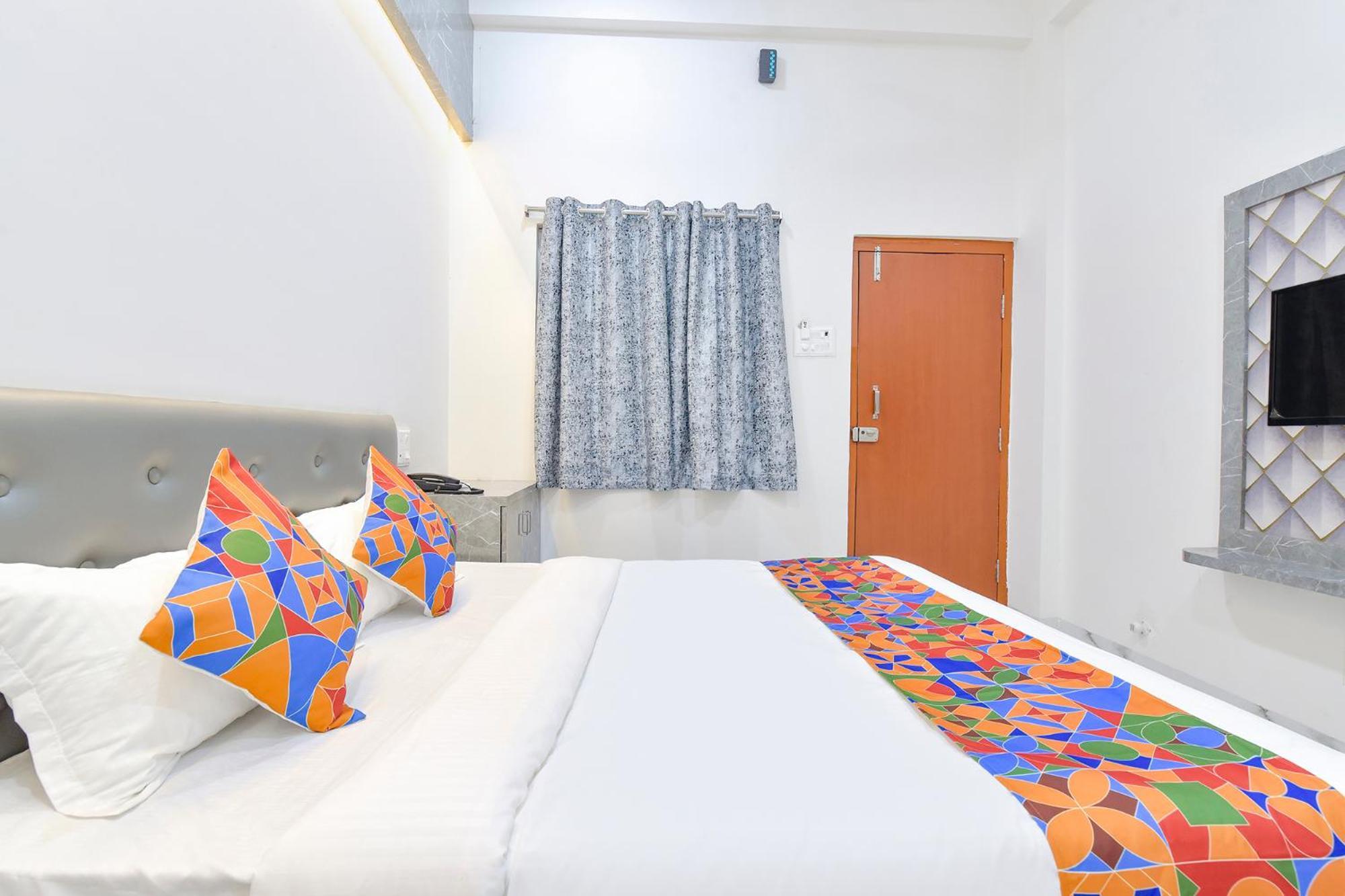 אינדורה Fabhotel Grand Embassy מראה חיצוני תמונה